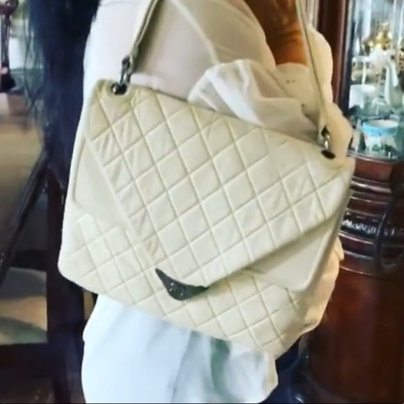 Rare limited edition Authentic Chanel CC oversized Quilted Lambskin Bag - Picture 5 of 12